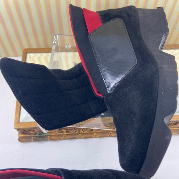 Thierry Rabotin Black and Red Suede Wedge Ankle Boots - Picture 12 of 15
